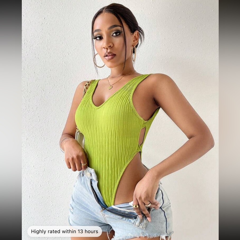 SHEIN sleeveless body suit